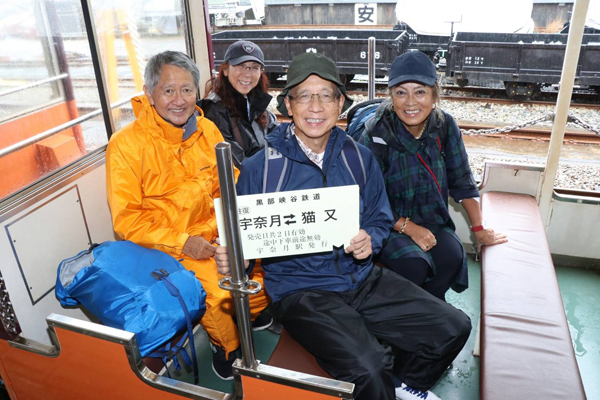 初めてのトロッコ列車、行程は縮小されていましたが、各駅での皆さまの「おもてなし」の心意気が感じられて楽しい旅でした。 特に途中駅で作業?(新列車の見学ツアーのご一行)のまとめ役の方といろいろ話すことができたのはとても楽しかったです。 全行程が復旧した時にはまた来たいと思います。