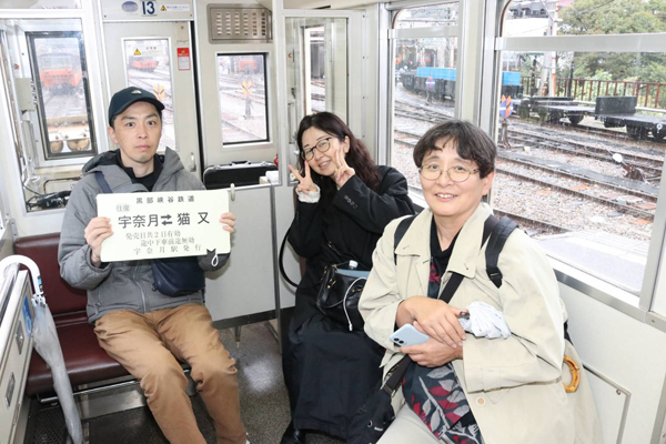 初めてのトロッコ列車、小雨でしたが、幻想的でした