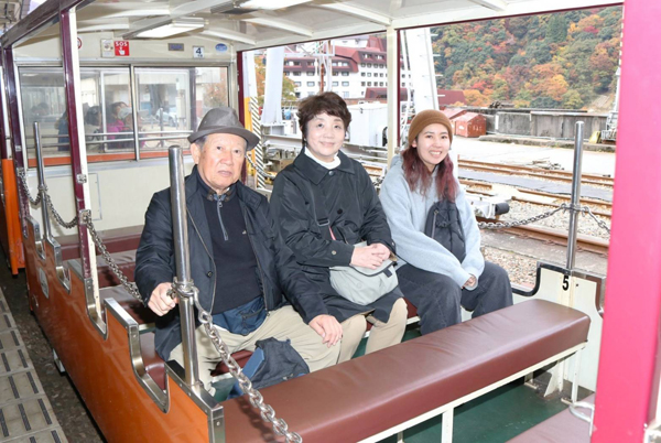 妻と娘と三人で富山観光しました。トロッコ列車の絶景最高でした。来た甲斐がありました。