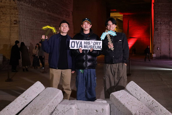 とても寒いので上着必須です。